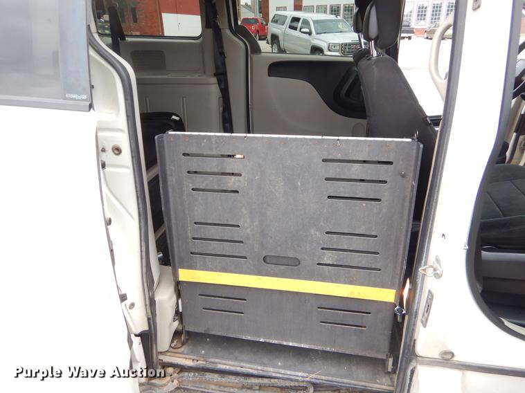 image for item EO9620 2011 Dodge Grand Caravan Express van