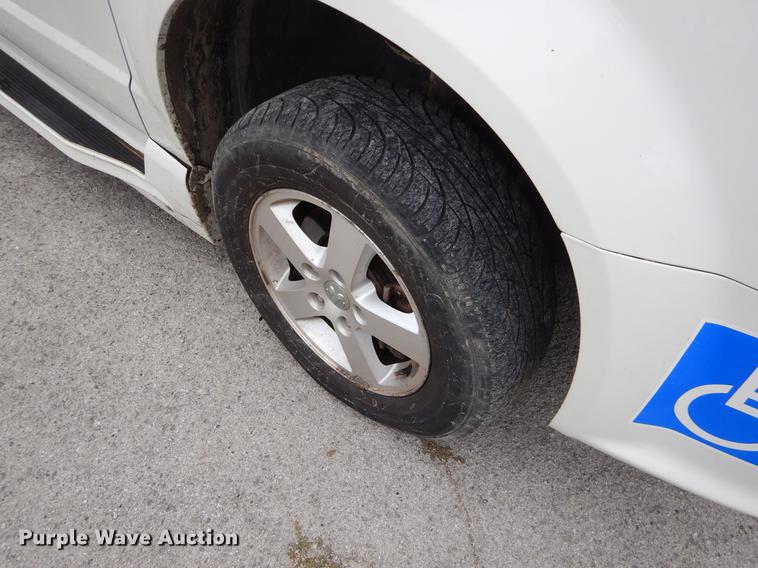 image for item EO9620 2011 Dodge Grand Caravan Express van