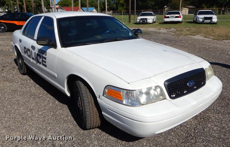 image for item EO9626 2004 Ford Crown Victoria Police Interceptor