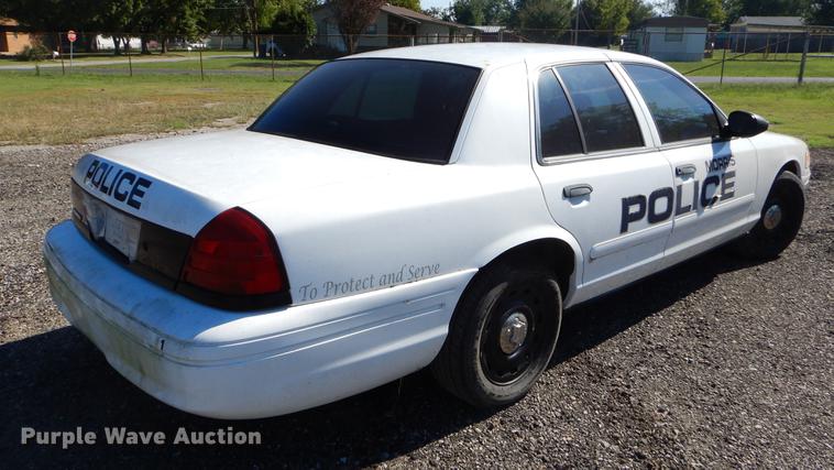image for item EO9626 2004 Ford Crown Victoria Police Interceptor