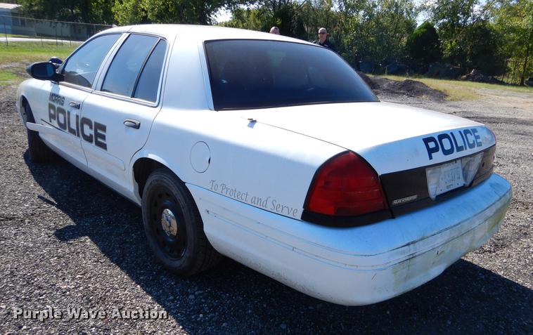 image for item EO9626 2004 Ford Crown Victoria Police Interceptor