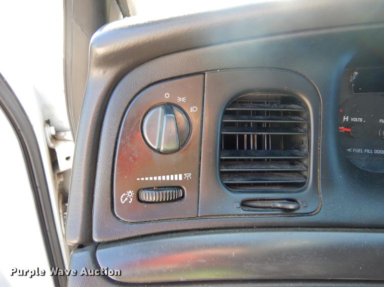 image for item EO9626 2004 Ford Crown Victoria Police Interceptor