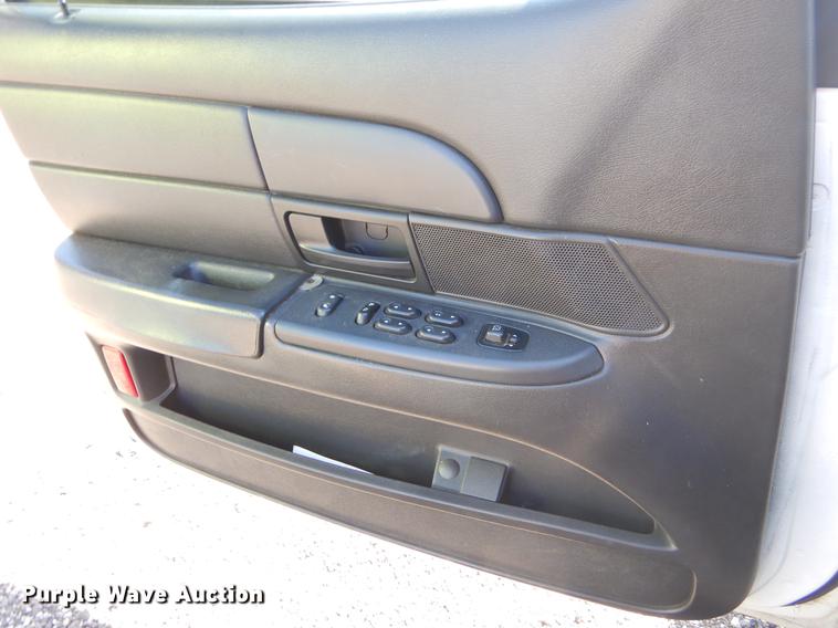 image for item EO9626 2004 Ford Crown Victoria Police Interceptor