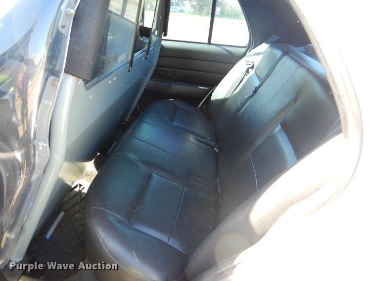 image for item EO9626 2004 Ford Crown Victoria Police Interceptor
