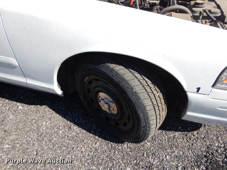 image for item EO9626 2004 Ford Crown Victoria Police Interceptor