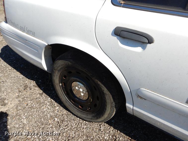 image for item EO9626 2004 Ford Crown Victoria Police Interceptor