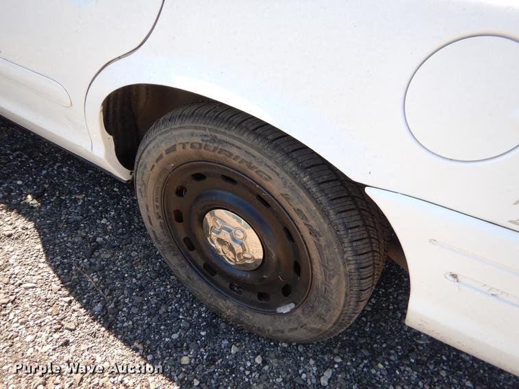 image for item EO9626 2004 Ford Crown Victoria Police Interceptor