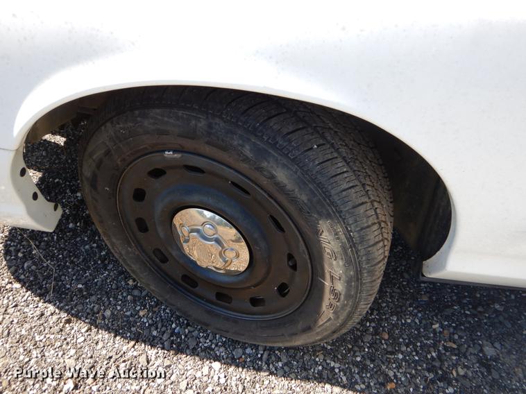 image for item EO9626 2004 Ford Crown Victoria Police Interceptor