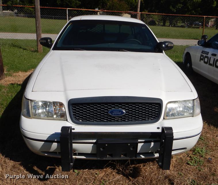 image for item EO9627 2000 Ford Crown Victoria Police Interceptor