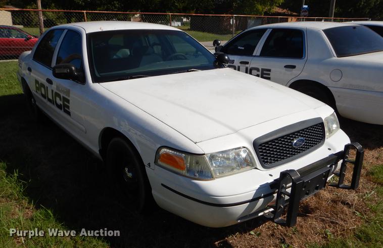 image for item EO9627 2000 Ford Crown Victoria Police Interceptor