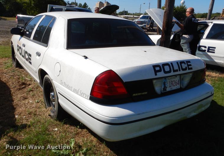 image for item EO9627 2000 Ford Crown Victoria Police Interceptor