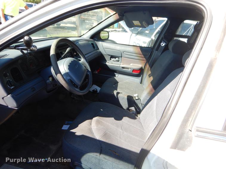 image for item EO9627 2000 Ford Crown Victoria Police Interceptor