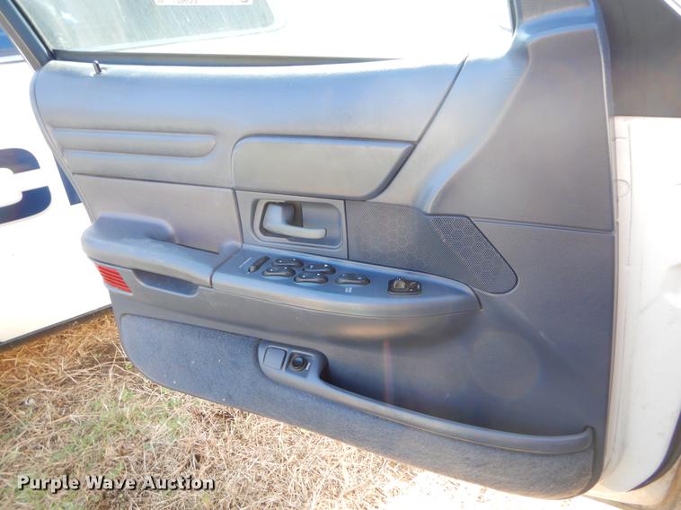 image for item EO9627 2000 Ford Crown Victoria Police Interceptor