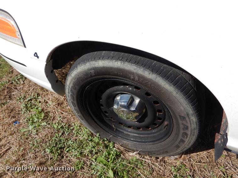 image for item EO9627 2000 Ford Crown Victoria Police Interceptor