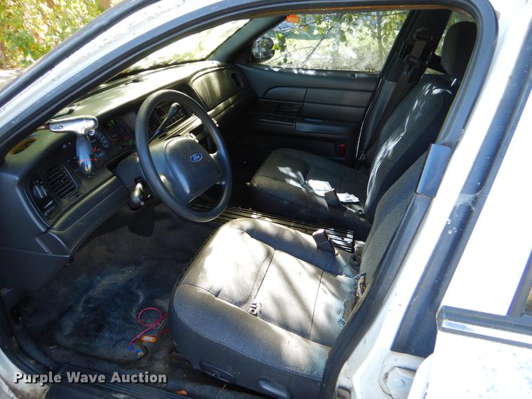 image for item EO9630 2004 Ford Crown Victoria Police Interceptor