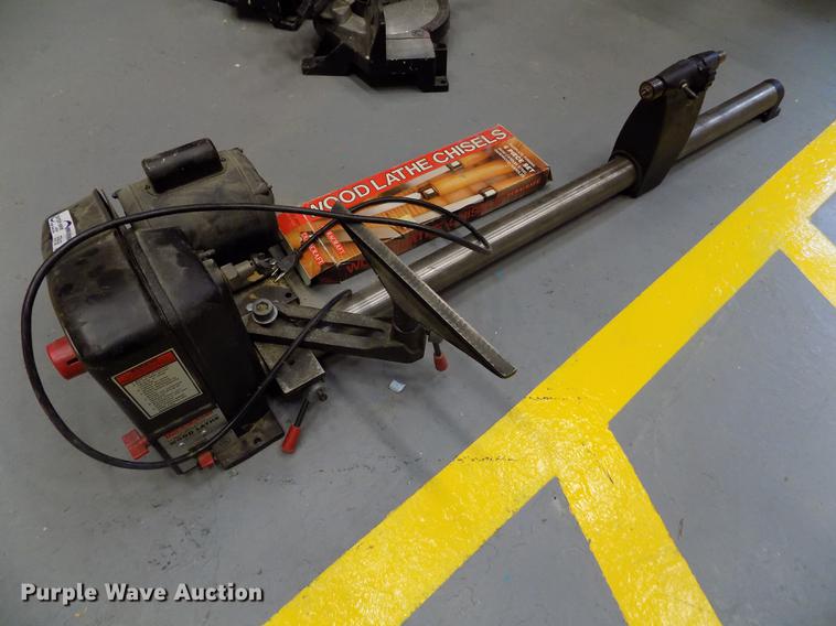 Duracraft wood lathe in Hays, KS Item ER9168 sold Purple Wave