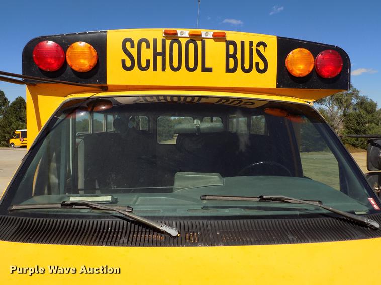 image for item ER9182 1996 Ford Econoline E350 school bus