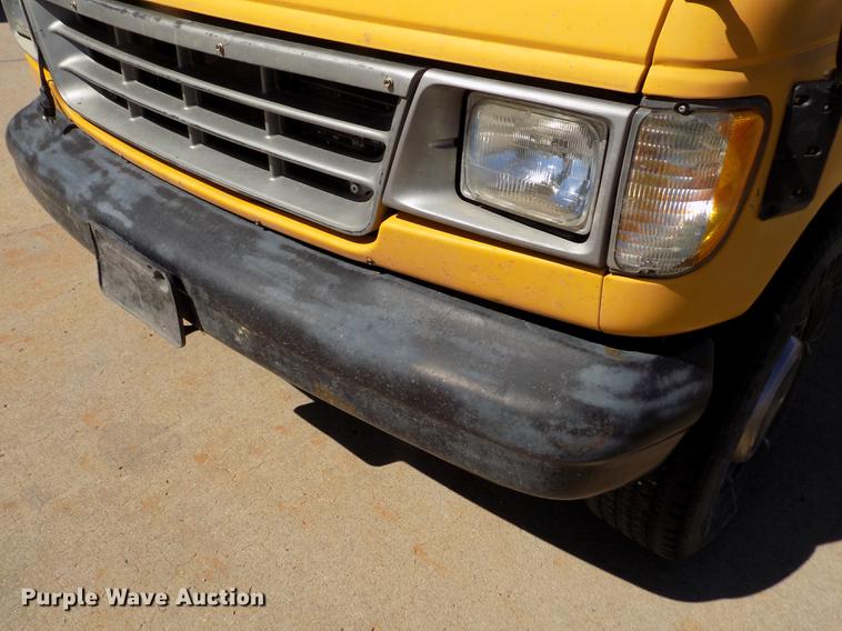 image for item ER9182 1996 Ford Econoline E350 school bus