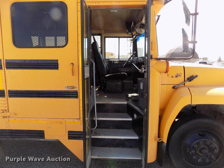 image for item ER9183 1993 Ford B700 school bus