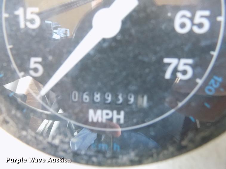 image for item ER9183 1993 Ford B700 school bus