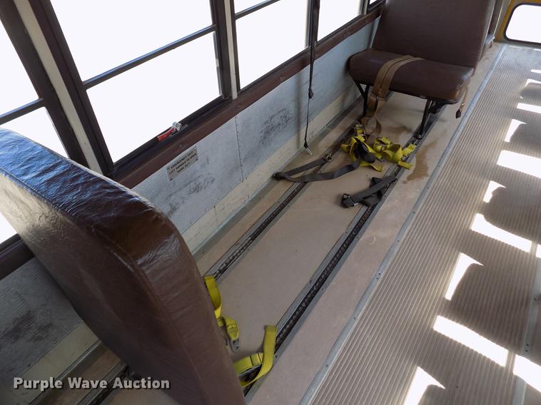 image for item ER9183 1993 Ford B700 school bus