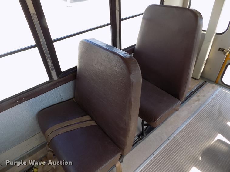 image for item ER9183 1993 Ford B700 school bus