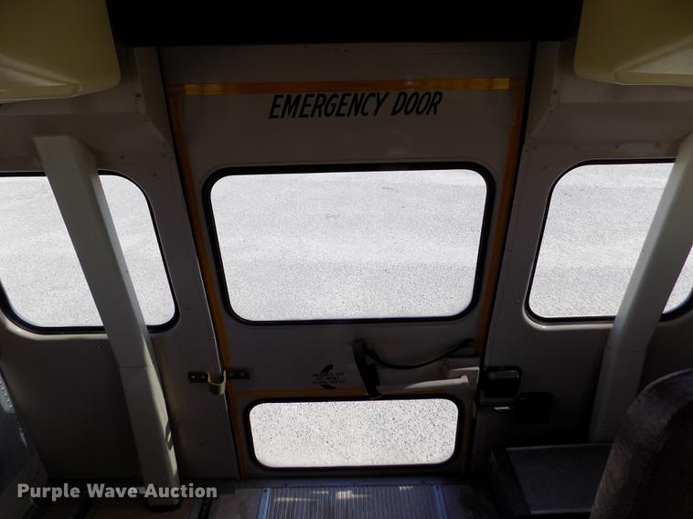 image for item ER9183 1993 Ford B700 school bus