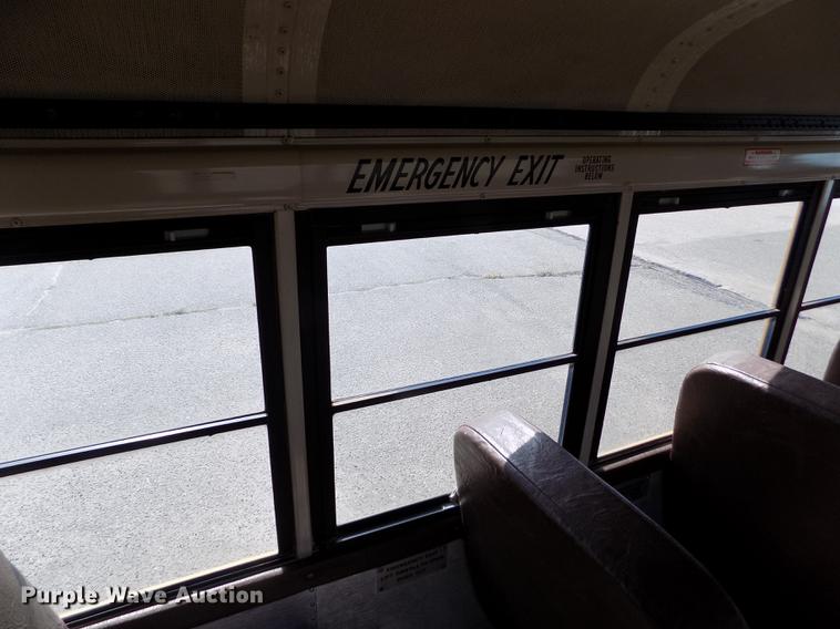 image for item ER9183 1993 Ford B700 school bus