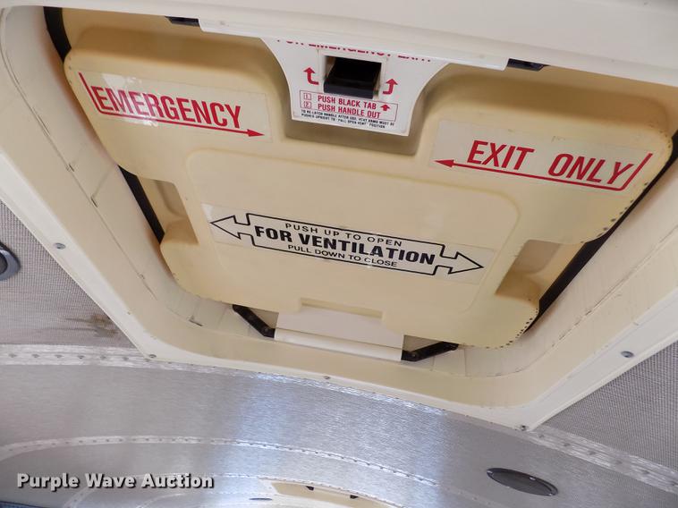 image for item ER9183 1993 Ford B700 school bus