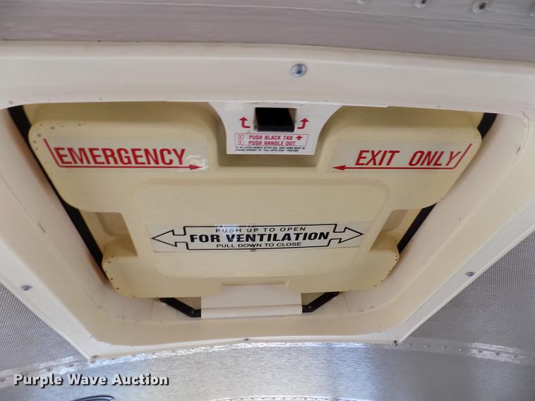 image for item ER9183 1993 Ford B700 school bus