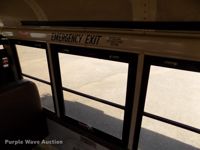 image for item ER9183 1993 Ford B700 school bus