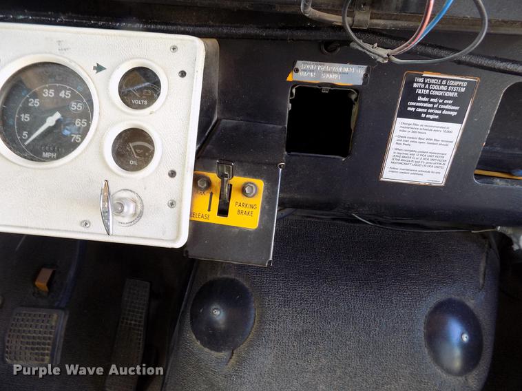 image for item ER9183 1993 Ford B700 school bus