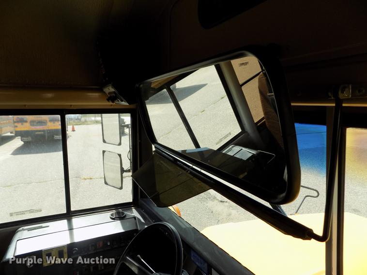 image for item ER9183 1993 Ford B700 school bus