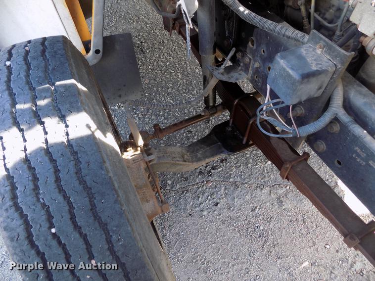 image for item ER9183 1993 Ford B700 school bus