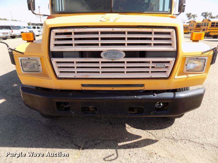 image for item ER9183 1993 Ford B700 school bus