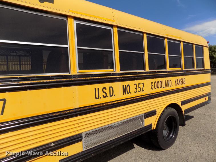 image for item ER9183 1993 Ford B700 school bus