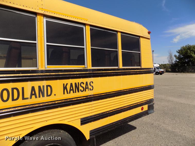 image for item ER9183 1993 Ford B700 school bus