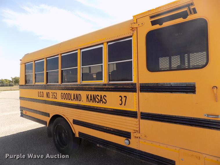 image for item ER9183 1993 Ford B700 school bus