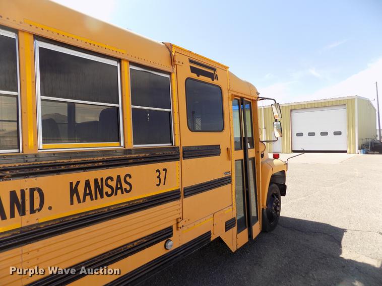 image for item ER9183 1993 Ford B700 school bus