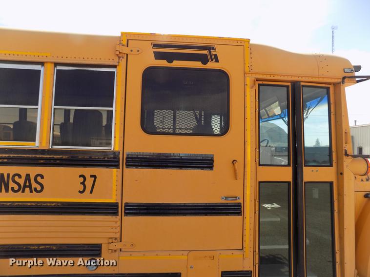 image for item ER9183 1993 Ford B700 school bus
