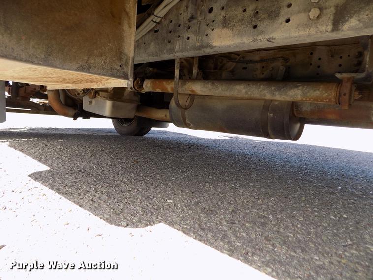 image for item ER9183 1993 Ford B700 school bus