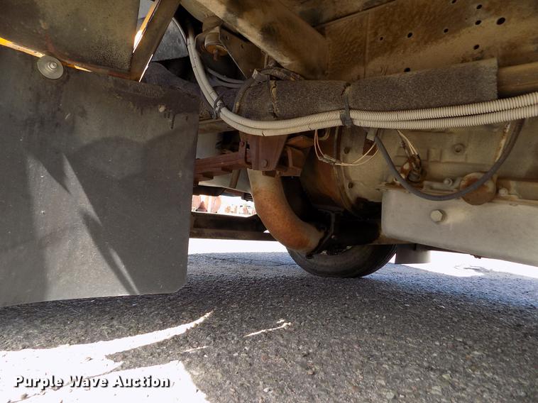 image for item ER9183 1993 Ford B700 school bus