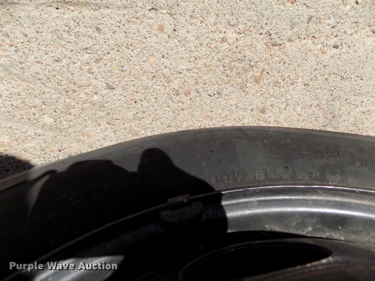 image for item ER9183 1993 Ford B700 school bus