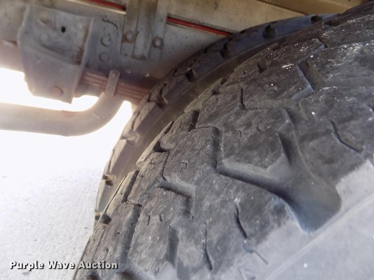 image for item ER9183 1993 Ford B700 school bus