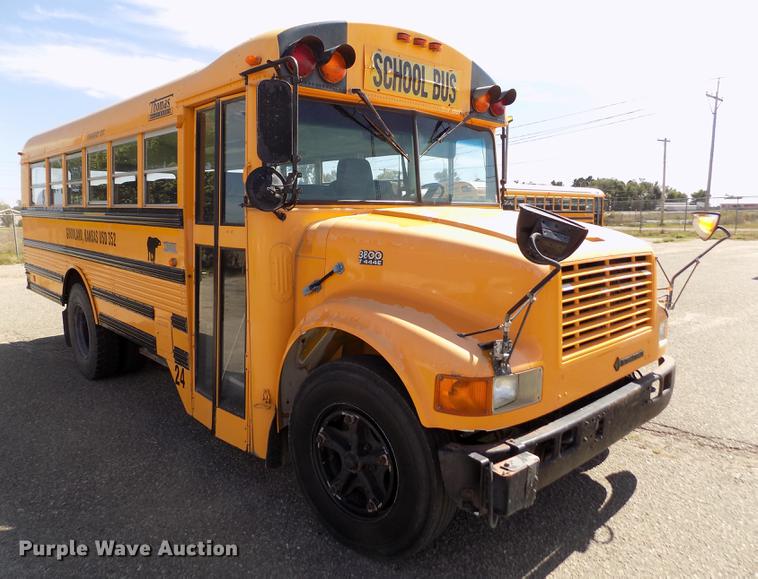 image for item ER9184 1999 International 3800 school bus