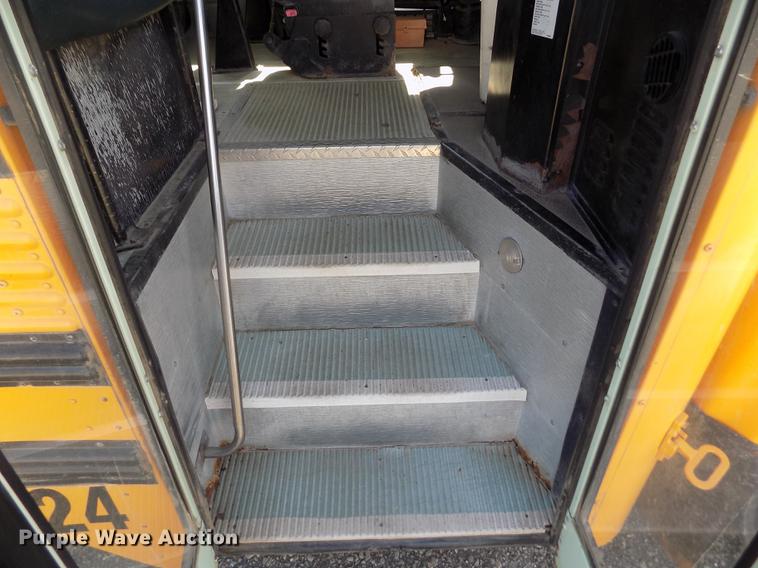 image for item ER9184 1999 International 3800 school bus