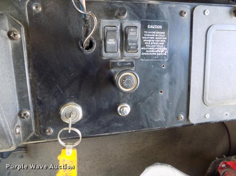 image for item ER9184 1999 International 3800 school bus