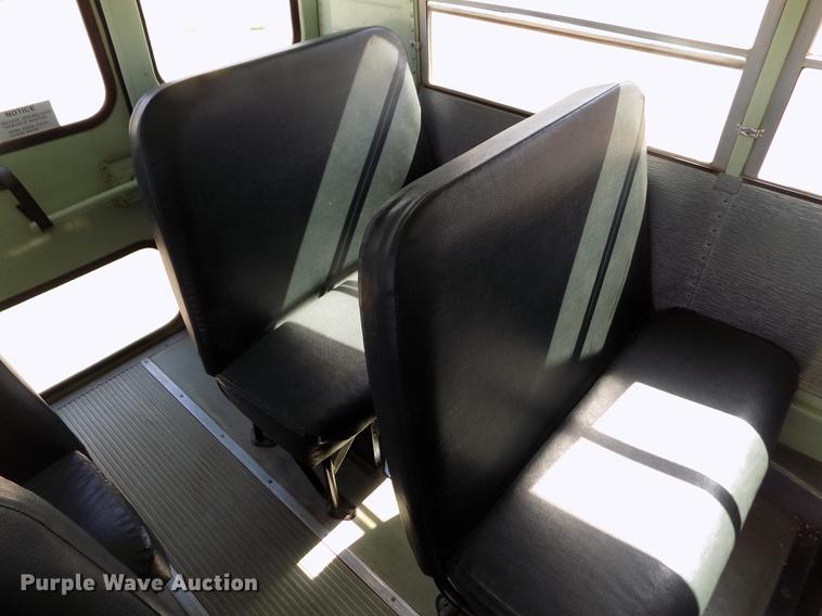 image for item ER9184 1999 International 3800 school bus