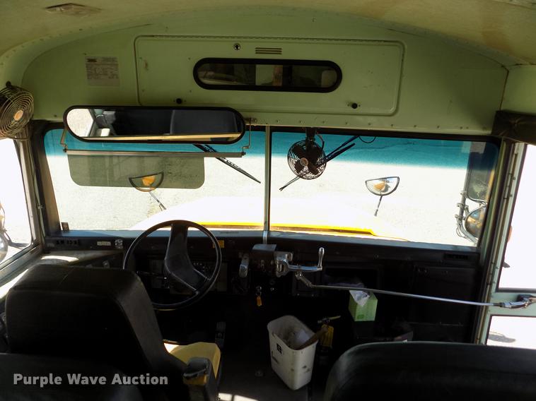 image for item ER9184 1999 International 3800 school bus