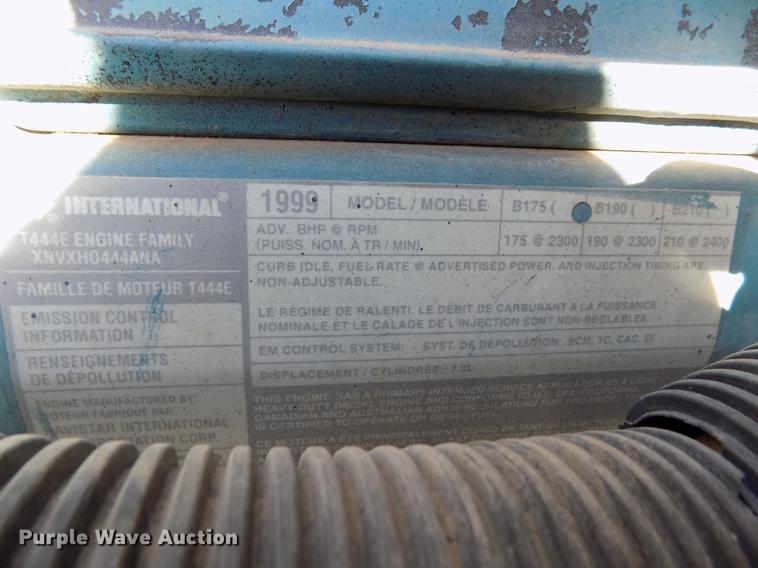 image for item ER9184 1999 International 3800 school bus